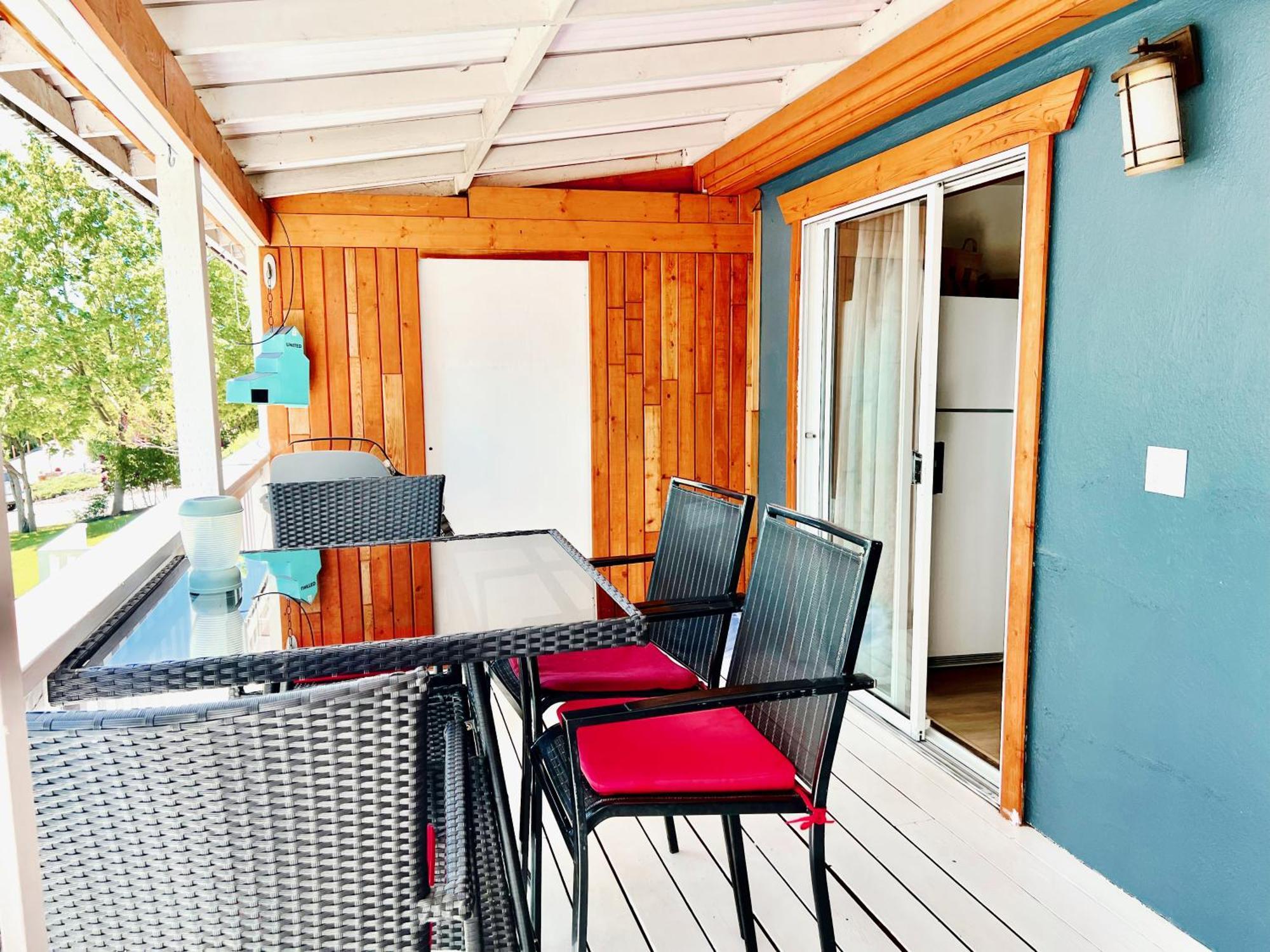 Peachland Beach Resort Exterior foto